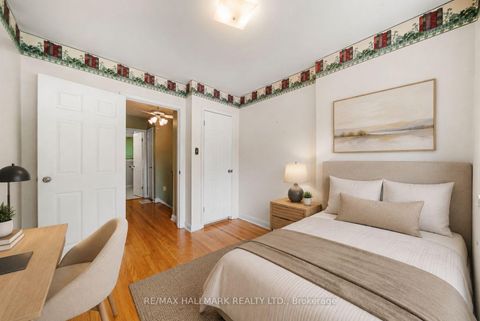 Photo 28 at 17 Greenyards Drive, Newtonbrook East, Toronto
