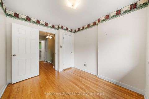Photo 29 at 17 Greenyards Drive, Newtonbrook East, Toronto