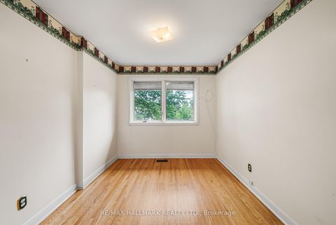 Photo 30 at 17 Greenyards Drive, Newtonbrook East, Toronto