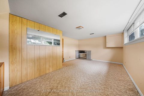 Photo 31 at 17 Greenyards Drive, Newtonbrook East, Toronto
