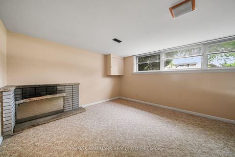 Photo 32 at 17 Greenyards Drive, Newtonbrook East, Toronto
