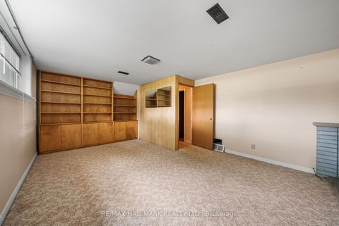 Photo 33 at 17 Greenyards Drive, Newtonbrook East, Toronto