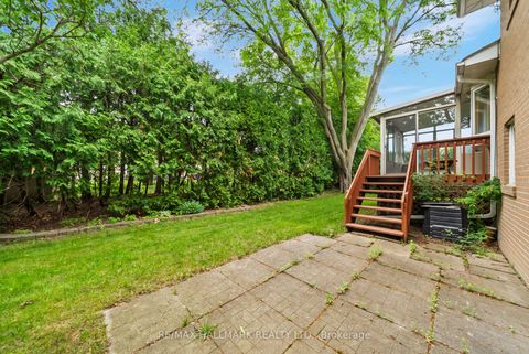 Photo 35 at 17 Greenyards Drive, Newtonbrook East, Toronto
