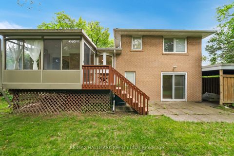 Photo 36 at 17 Greenyards Drive, Newtonbrook East, Toronto