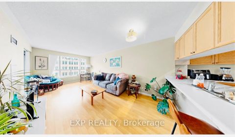 Photo 5 at 607 - 889 Bay Street, Bay Street Corridor, Toronto