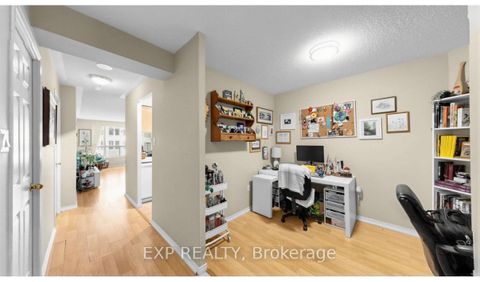 Photo 8 at 607 - 889 Bay Street, Bay Street Corridor, Toronto