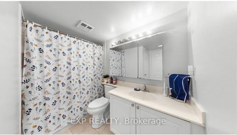 Photo 12 at 607 - 889 Bay Street, Bay Street Corridor, Toronto