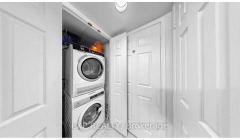 Photo 13 at 607 - 889 Bay Street, Bay Street Corridor, Toronto