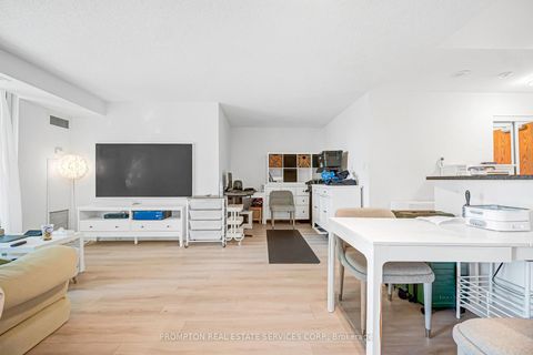 Photo 4 at 807 - 7 Lorraine Drive, Willowdale West, Toronto