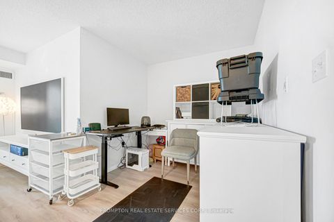 Photo 10 at 807 - 7 Lorraine Drive, Willowdale West, Toronto