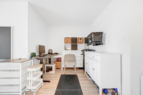 Photo 11 at 807 - 7 Lorraine Drive, Willowdale West, Toronto