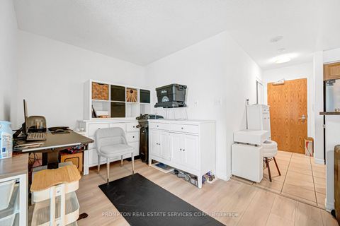 Photo 12 at 807 - 7 Lorraine Drive, Willowdale West, Toronto
