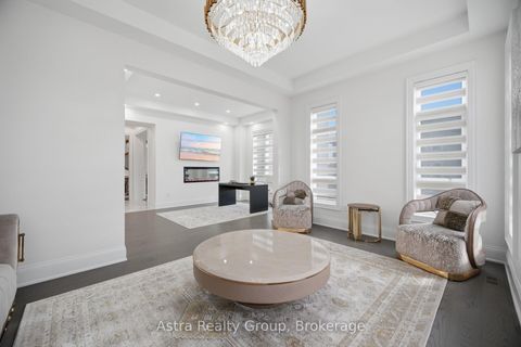 Photo 4 at 143 Ballantyne Boulevard, Vellore Village, Vaughan