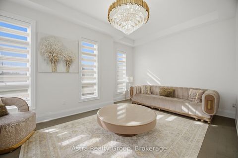 Photo 5 at 143 Ballantyne Boulevard, Vellore Village, Vaughan