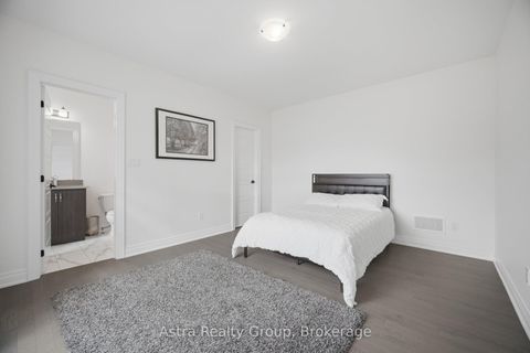 Photo 23 at 143 Ballantyne Boulevard, Vellore Village, Vaughan
