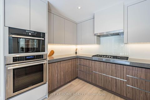 Photo 17 at 1 Friars Lane, Rosethorn, Toronto