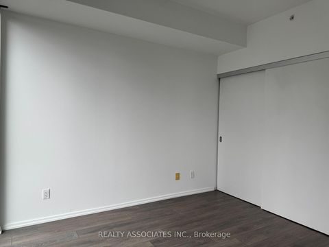 Photo 8 at 1605 - 75 St Nicholas Street, Bay Street Corridor, Toronto
