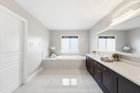 Photo 30 at 17 Balderson Drive, Kleinburg, Vaughan