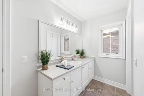 Photo 37 at 17 Balderson Drive, Kleinburg, Vaughan