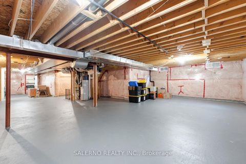 Photo 40 at 17 Balderson Drive, Kleinburg, Vaughan