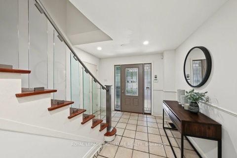 Photo 4 at 45 Chipwood Crescent, Pleasant View, Toronto