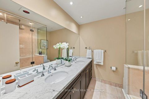 Photo 24 at 45 Chipwood Crescent, Pleasant View, Toronto