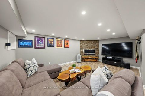 Photo 36 at 45 Chipwood Crescent, Pleasant View, Toronto