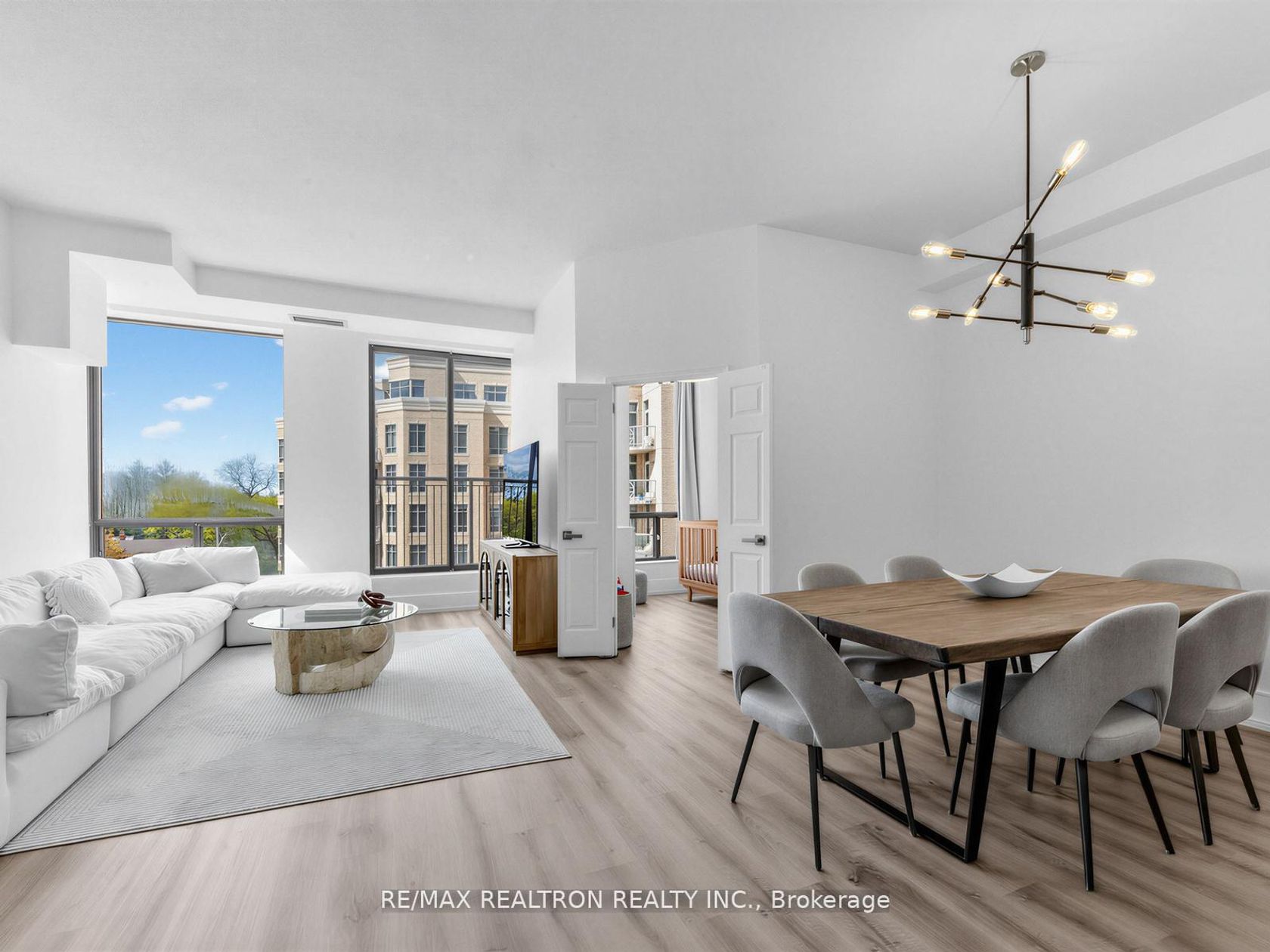503 - 500 Glencairn Avenue, Lawrence, Toronto photo 4