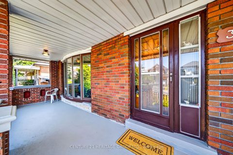 Photo 2 at 33 Jeanette Street, Cliffcrest, Toronto