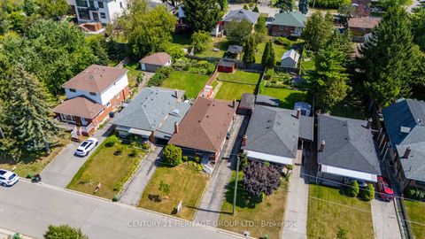Photo 5 at 33 Jeanette Street, Cliffcrest, Toronto