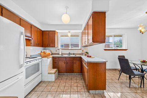 Photo 13 at 33 Jeanette Street, Cliffcrest, Toronto