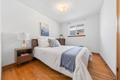Photo 16 at 33 Jeanette Street, Cliffcrest, Toronto