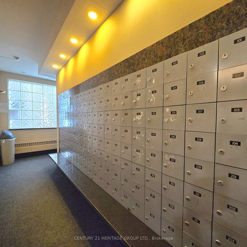 Photo 10 at 1403 - 18 Hillcrest Avenue, Willowdale East, Toronto