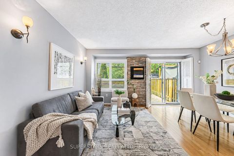 Photo 1 at 62 Tania Crescent, Maple, Vaughan