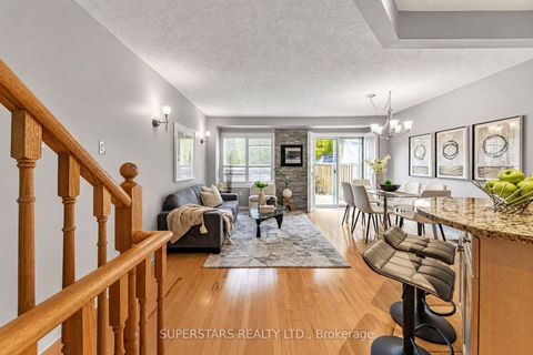 Photo 2 at 62 Tania Crescent, Maple, Vaughan