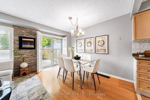 Photo 4 at 62 Tania Crescent, Maple, Vaughan
