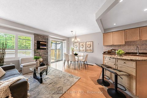 Photo 6 at 62 Tania Crescent, Maple, Vaughan
