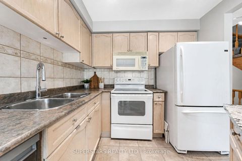 Photo 9 at 62 Tania Crescent, Maple, Vaughan