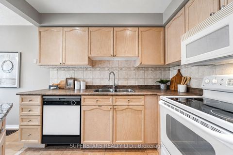 Photo 10 at 62 Tania Crescent, Maple, Vaughan