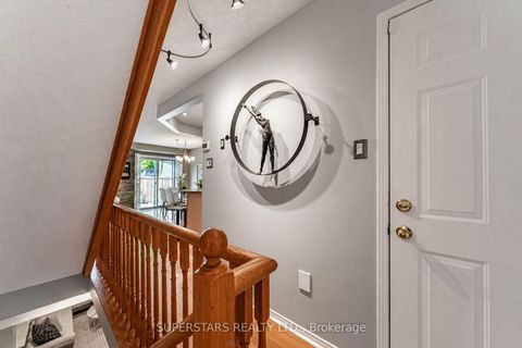 Photo 12 at 62 Tania Crescent, Maple, Vaughan