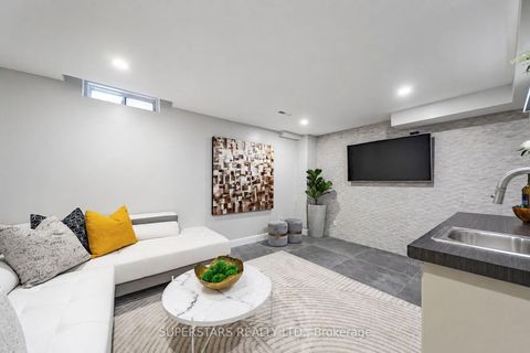 Photo 13 at 62 Tania Crescent, Maple, Vaughan