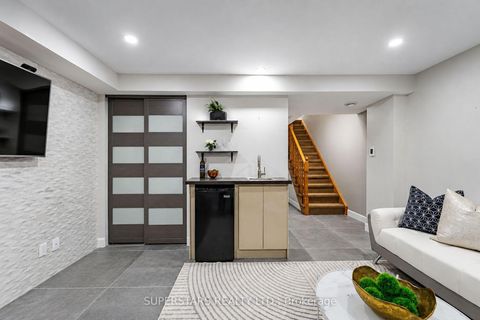 Photo 15 at 62 Tania Crescent, Maple, Vaughan