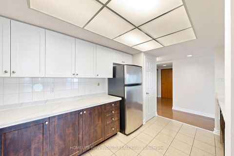Photo 12 at 3512 - 99 Harbour Square, Waterfront Communities C1, Toronto