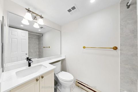 Photo 26 at 3512 - 99 Harbour Square, Waterfront Communities C1, Toronto
