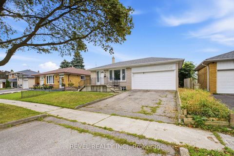 Photo 1 at 17 Amberjack Boulevard, Woburn, Toronto