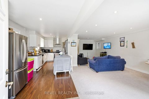 Photo 4 at 17 Amberjack Boulevard, Woburn, Toronto