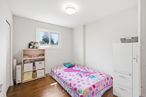 Photo 13 at 17 Amberjack Boulevard, Woburn, Toronto
