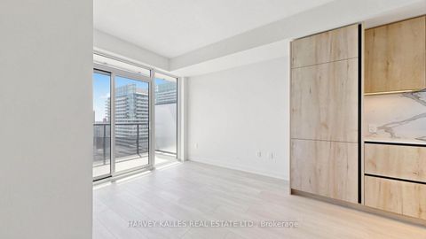Photo 5 at 3113 - 127 Broadway Avenue, Mount Pleasant West, Toronto