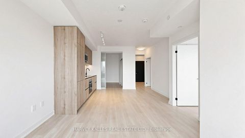 Photo 7 at 3113 - 127 Broadway Avenue, Mount Pleasant West, Toronto