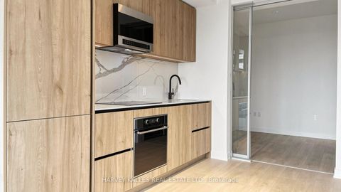 Photo 15 at 3113 - 127 Broadway Avenue, Mount Pleasant West, Toronto